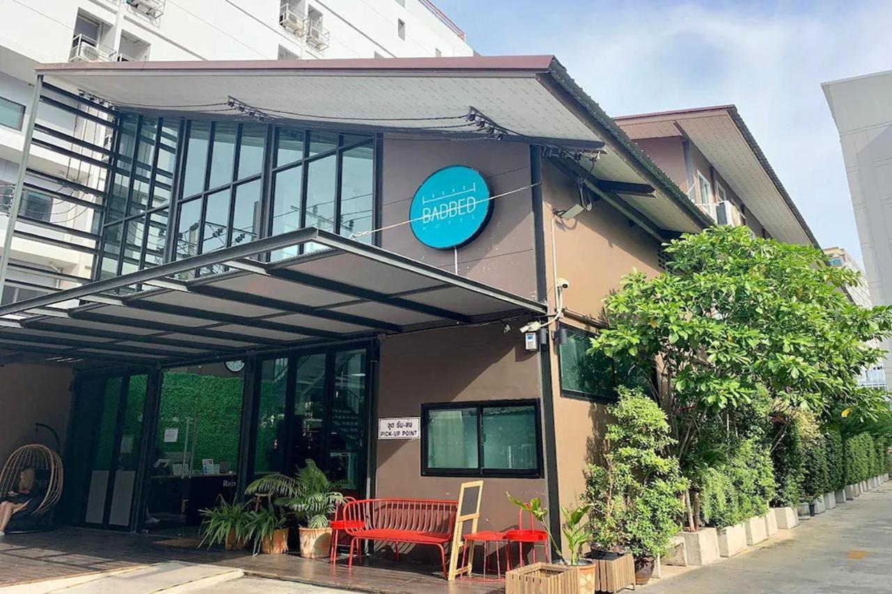 R 17 Living Hotel Bangkok Exterior photo